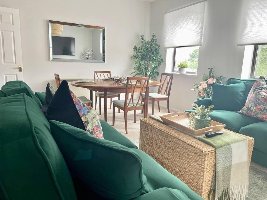 Luxury Spacious 2 Bed Apartment Shilton  Bagian luar foto
