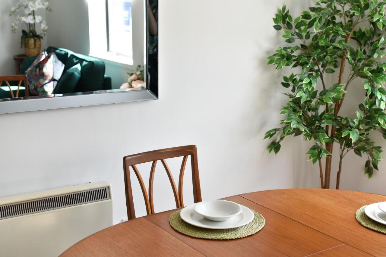 Luxury Spacious 2 Bed Apartment Shilton  Bagian luar foto
