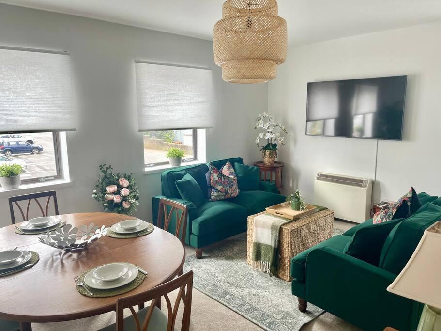 Luxury Spacious 2 Bed Apartment Shilton  Bagian luar foto